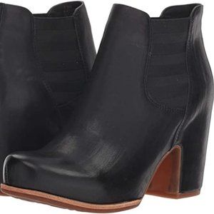 Black Kork-Ease Heeled Chelsea-Style Ankle Boot